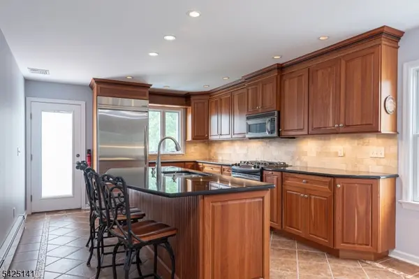 100 Rea Ave, Hawthorne Boro, NJ 07506