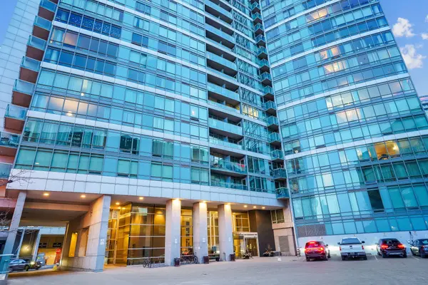 81 Navy Wharf CT S #815, Toronto C01, ON M5V 3S2