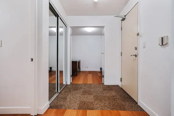 81 Navy Wharf CT S #815, Toronto C01, ON M5V 3S2