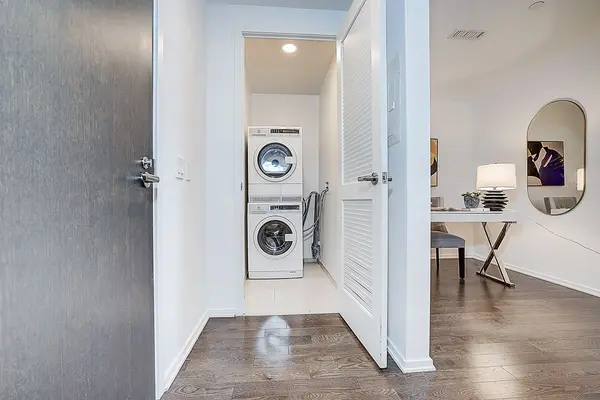 12 Bonnycastle ST #1005, Toronto C08, ON M5A 0C8