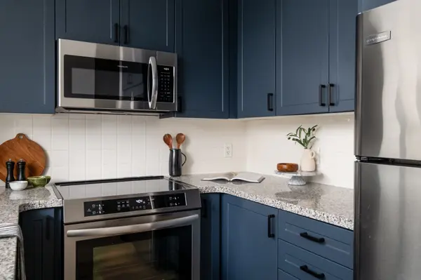 85 Bloor ST E #1713, Toronto C08, ON M4W 3Y1