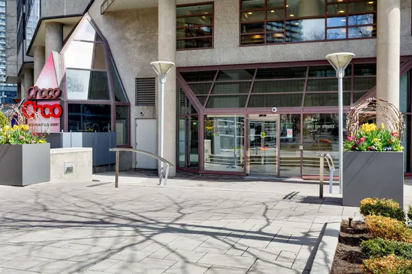 1001 Bay ST #1408, Toronto C01, ON M5S 3A6