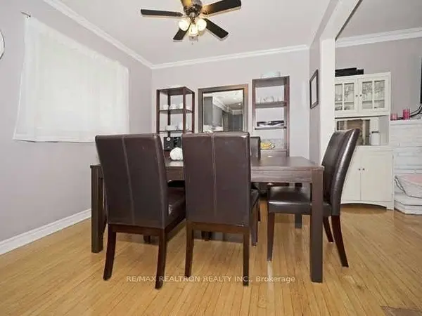 325 Cochrane ST #Upper, Whitby, ON L1N 5J4