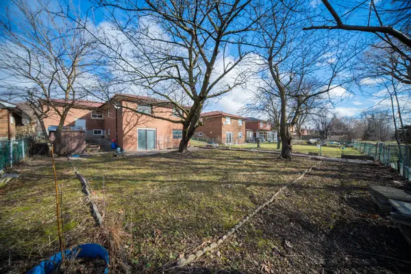 1153 Huntingwood DR, Toronto E07, ON M1S 1K6