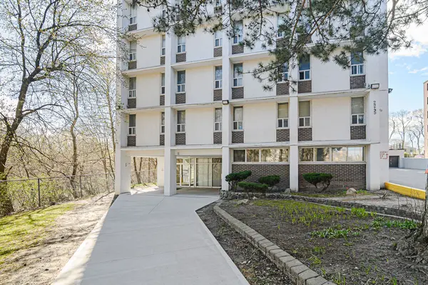 2245 Eglinton AVE E #605, Toronto E04, ON M1K 2N3