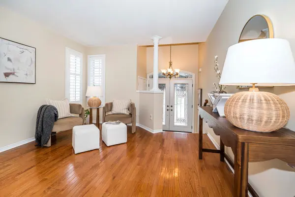 107 Mackey DR, Whitby, ON L1P 1R5