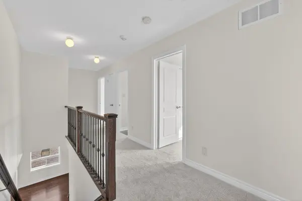 82 Lampkin ST, Georgina, ON L0E 1R0