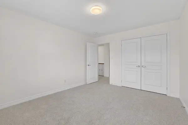 82 Lampkin ST, Georgina, ON L0E 1R0