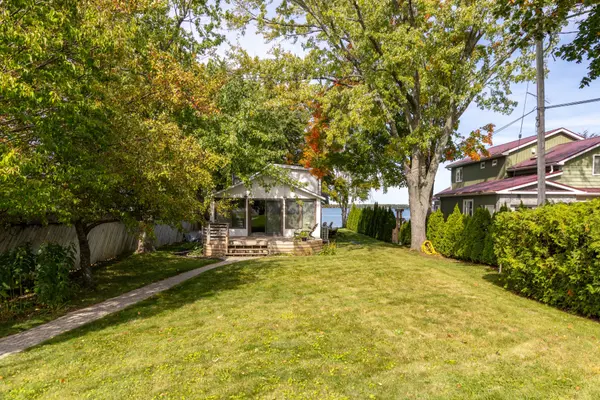 122 Blue Heron DR, Georgina, ON L0E 1N0