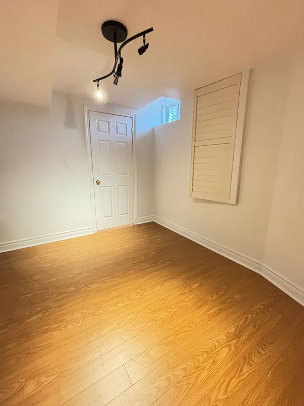 410 Clearmeadow BLVD #BSMNT, Newmarket, ON L3X 2C7