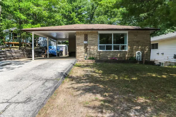 33 Parkwood DR, Wasaga Beach, ON L9Z 2T2