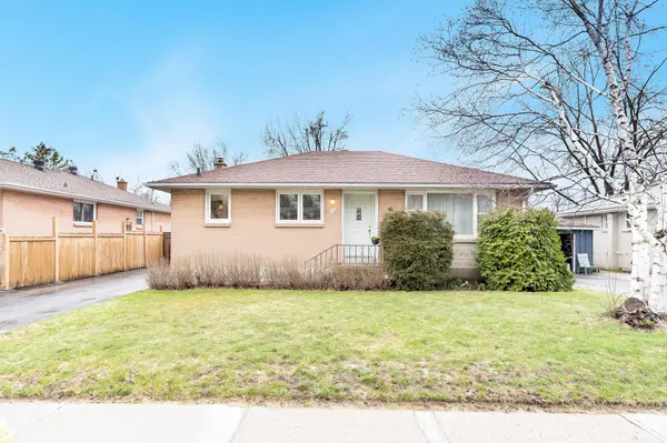 12 Marion CRES, Barrie, ON L4M 2L3