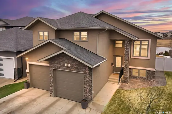 127 Schumacher BAY, Saskatoon, SK S7V 0H7