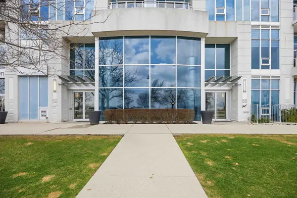 58 Marine Parade DR #215, Toronto W06, ON M8V 4G1