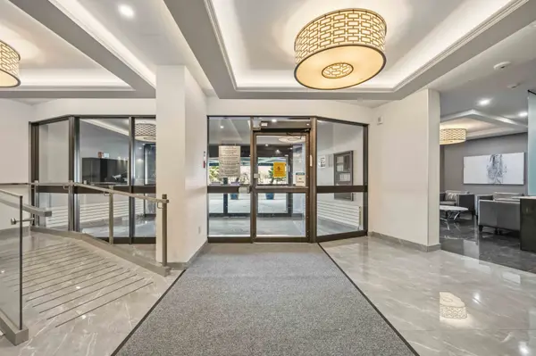 716 The West Mall N/A #405, Toronto W08, ON M9C 4X6