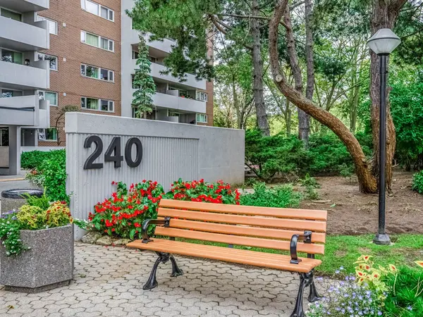 240 Scarlett RD #1309, Toronto W03, ON M6N 4X4