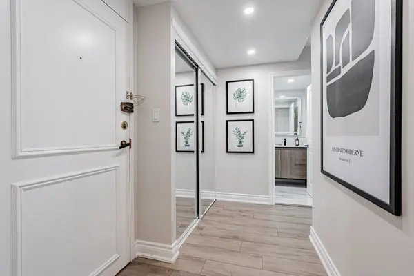 240 Scarlett RD #1309, Toronto W03, ON M6N 4X4