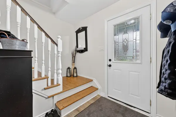 172 Ellwood DR E, Caledon, ON L7E 1Z1