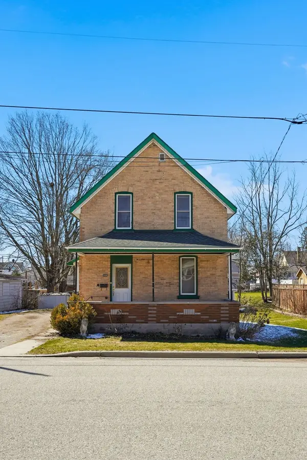 588 11th AVE, Hanover, ON N4N 2S6