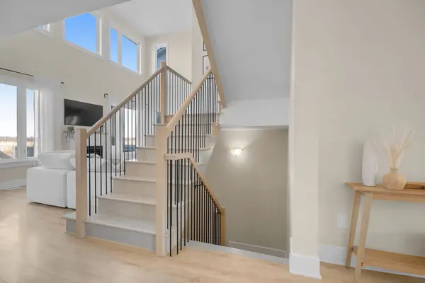 77 Dunlop RD, Carleton Place, ON K7C 0R8