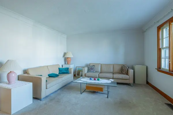 6532 MURRAY ST, Niagara Falls, ON L2G 2K7