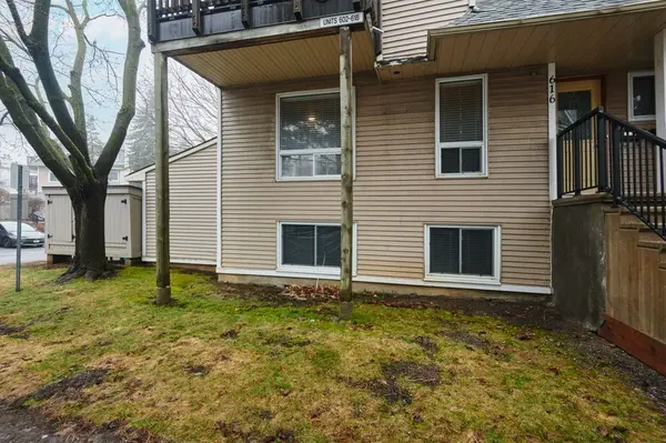 604 Tanguay CT, Kanata, ON K2L 3X3