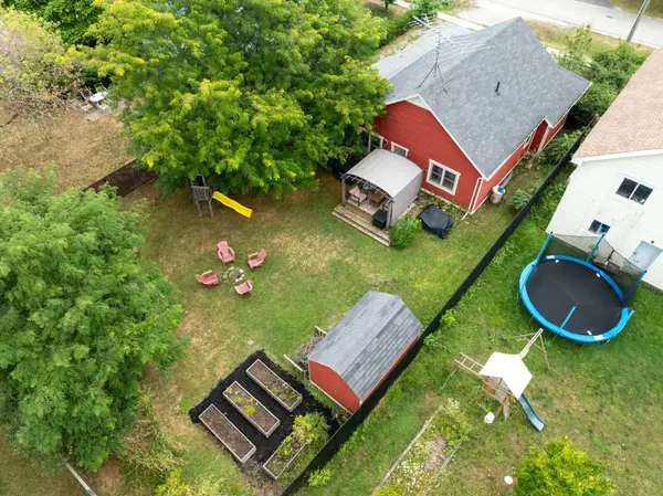 6 Yonge ST, Lansdowne Village, ON K0E 1L0