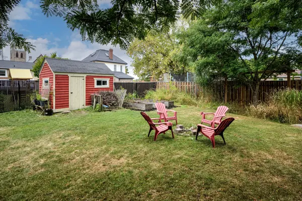 6 Yonge ST, Lansdowne Village, ON K0E 1L0