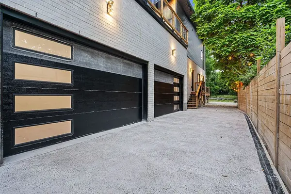 858 William ST, London East, ON N5Y 2S3