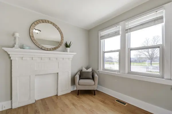 53 East 19th ST, Hamilton, ON L9A 4R9