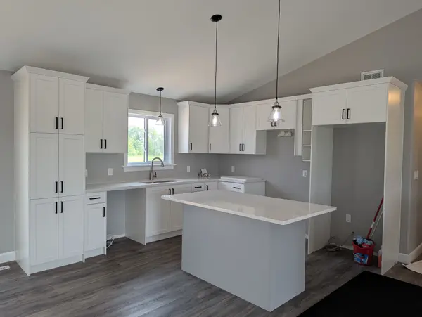 104 BITTERSWEET RD, Frontenac, ON K0H 1W0