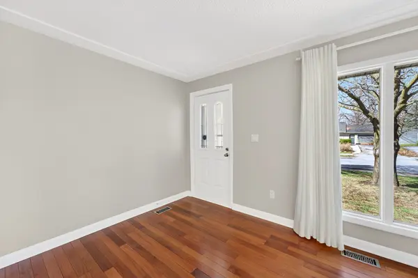 390 Mcewen DR, Kingston, ON K7M 3W3