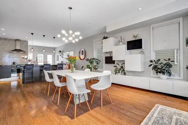 32 Sims AVE, West Centre Town, ON K1Y 3K1