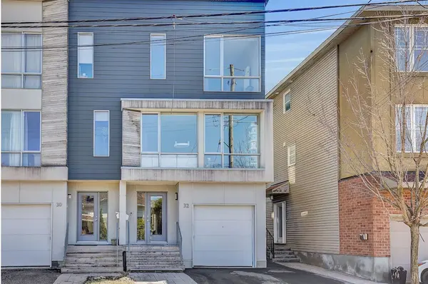 32 Sims AVE, West Centre Town, ON K1Y 3K1