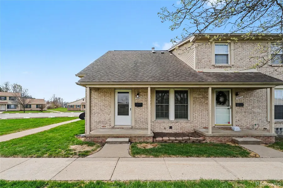 20036 Village Green CT, Brownstown Charter Township, MI 48183
