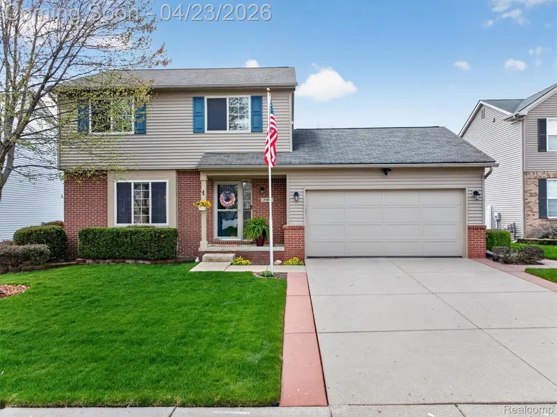 299 Dundee Ridge DR, Dundee Village, MI 48131