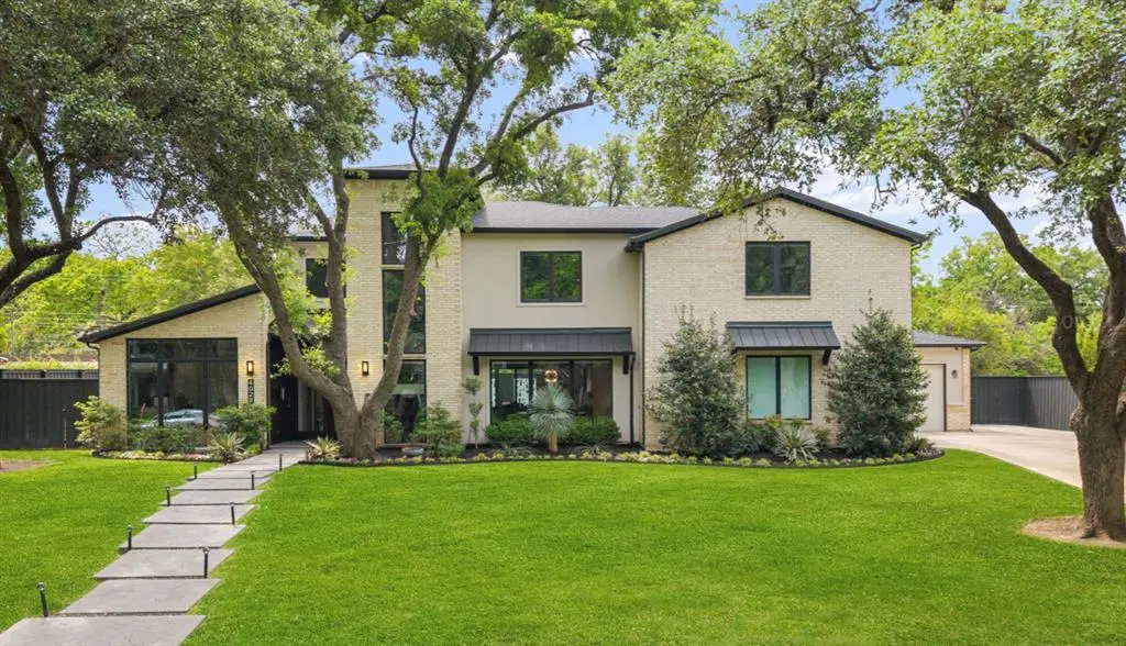 4028 Courtshire Drive, Dallas, TX 75229