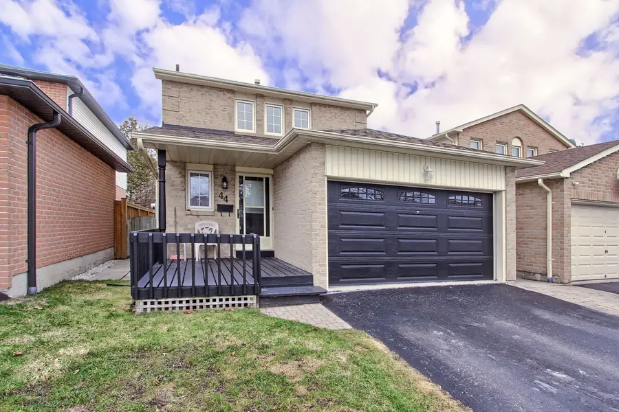 44 Bashford RD, Ajax, ON L1S 3Y2