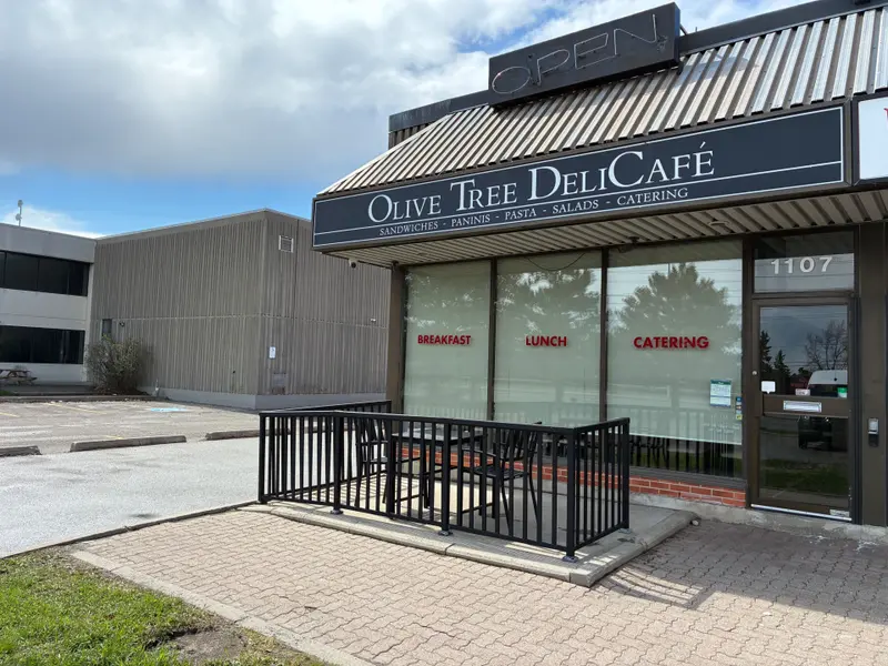 1107 Derry RD E, Mississauga, ON L5T 1P3
