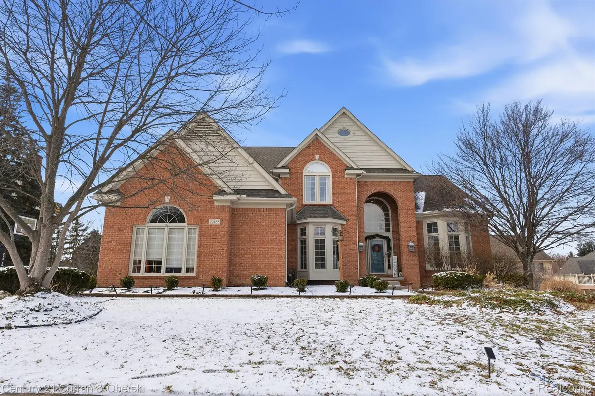 22165 Picadilly CIR, Novi, MI 48375