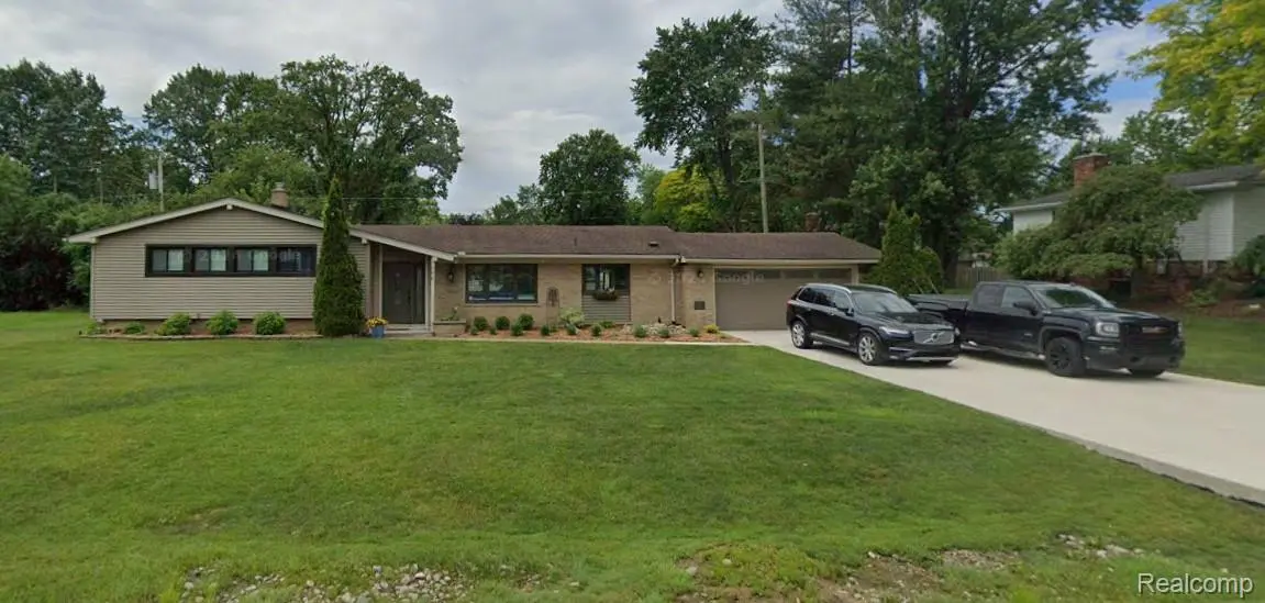7070 Riverstone RD, West Bloomfield Charter Township, MI 48322