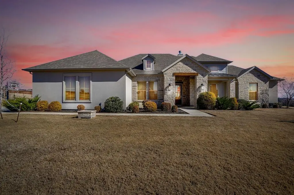 7732 Laura Lake Lane, Fort Worth, TX 76126