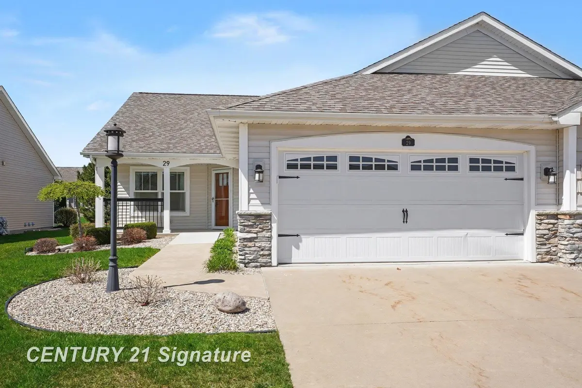 29 Tuscany CIR, Saginaw Twp, MI 48603