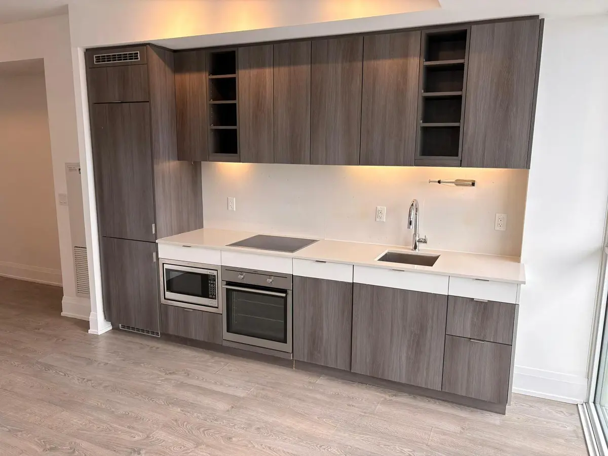 101 Erskine AVE #1911, Toronto C10, ON M4P 1Y5