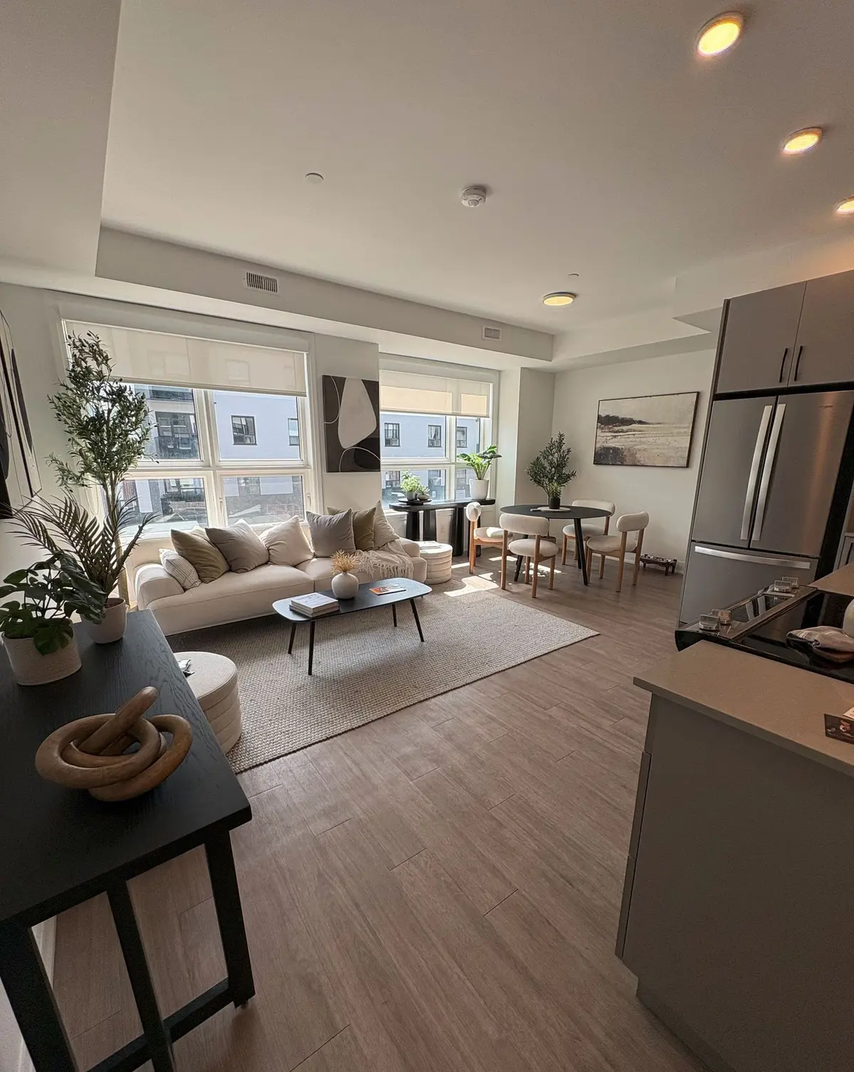 15 Brenthall AVE #16, Toronto C07, ON M2R 0B3