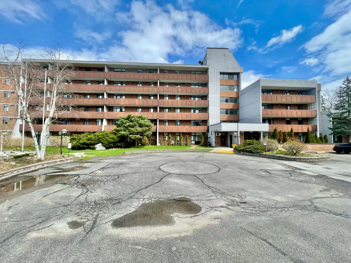 50 Old Kingston RD #5-606, Toronto E10, ON M1E 4Y1