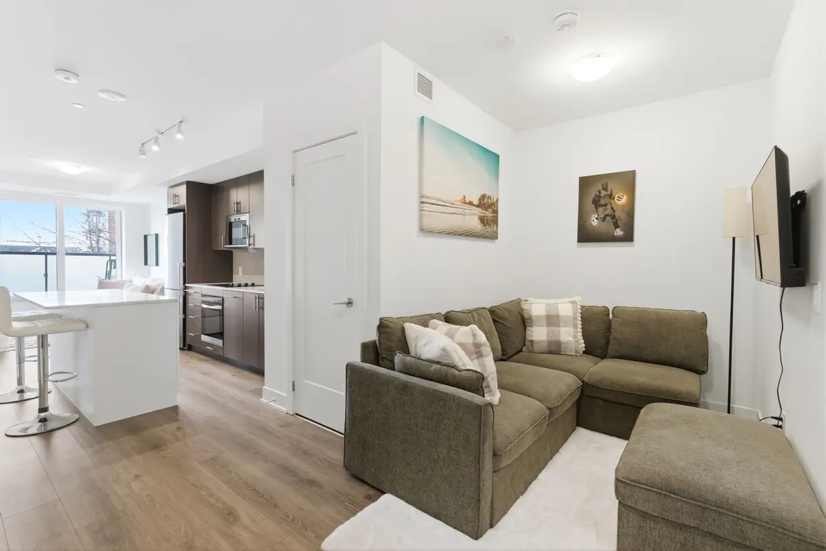 2545 Simcoe ST N #211, Oshawa, ON L1L 0W3