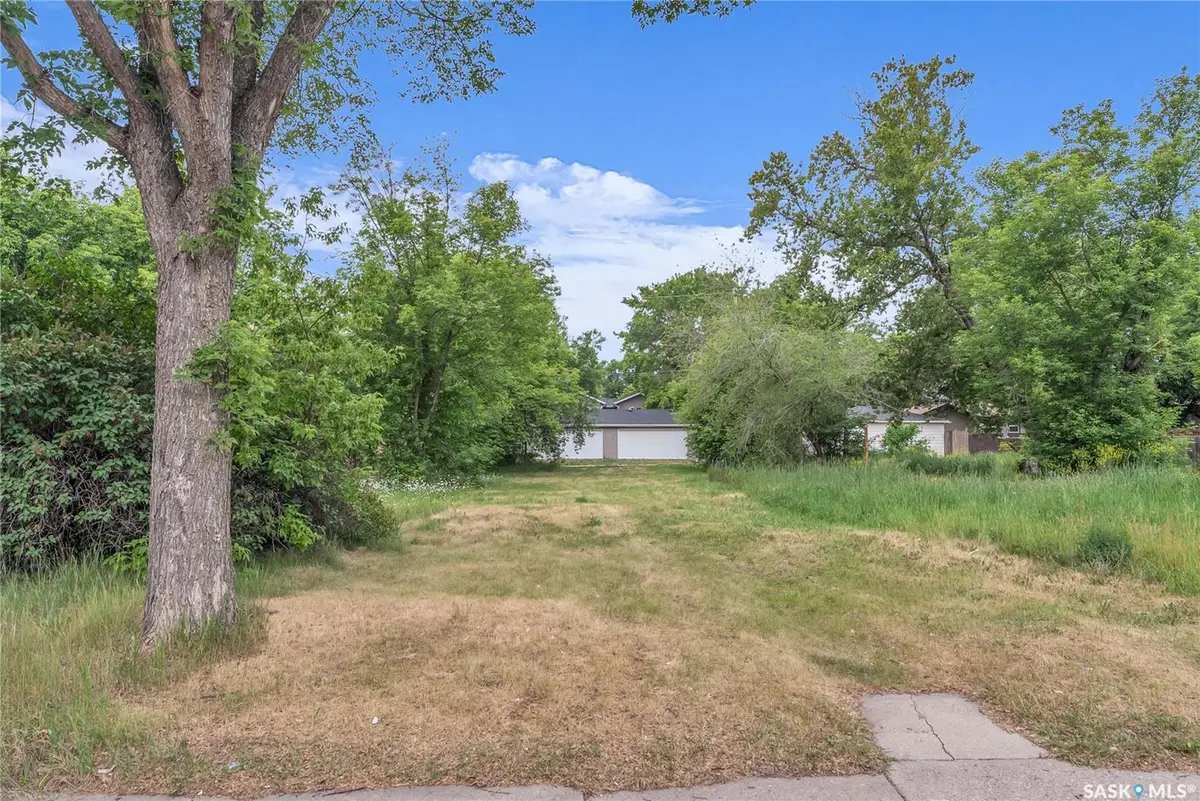 431 R AVENUE S, Saskatoon, SK S7M 2Z4