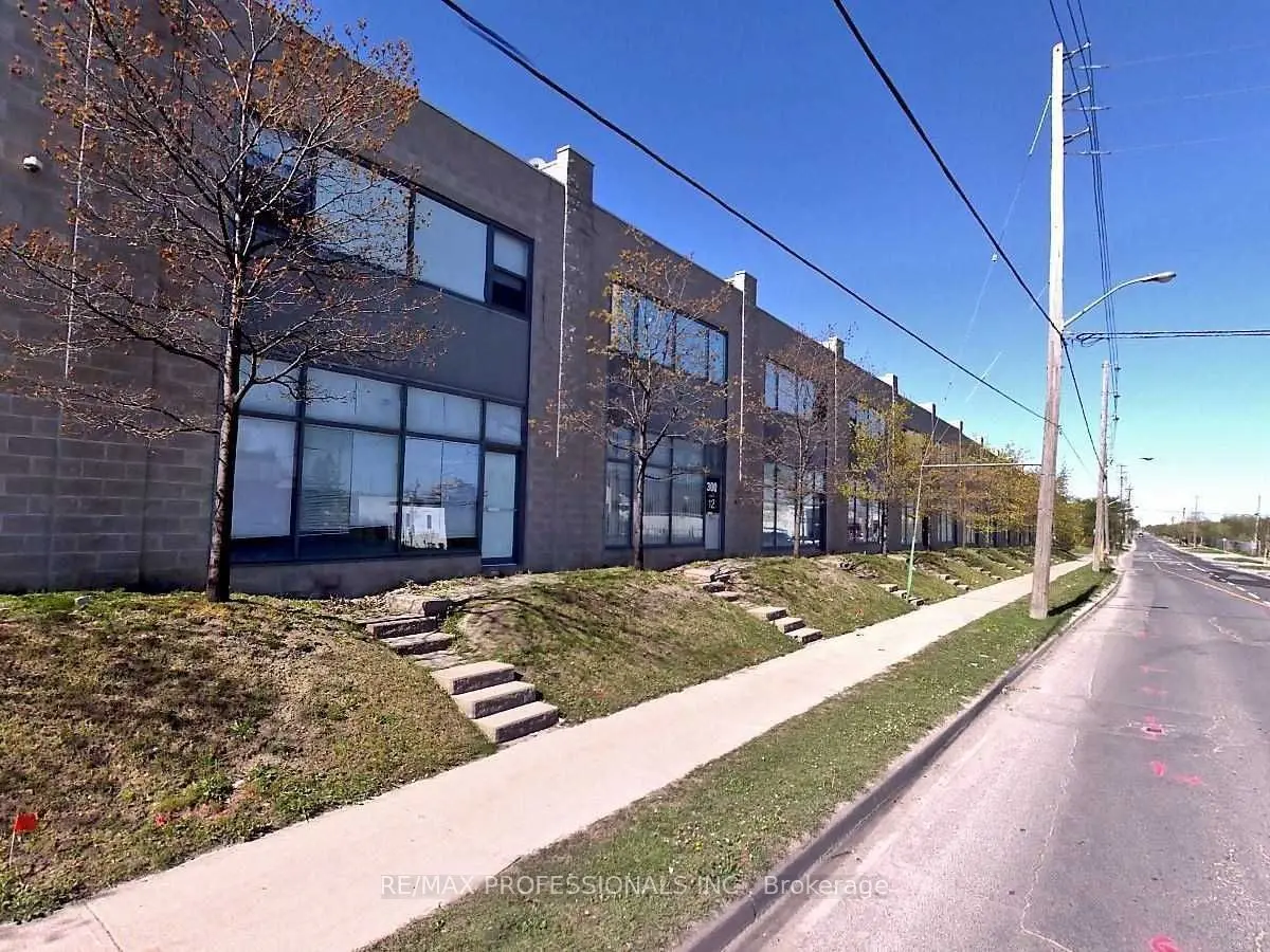 300 New Toronto ST #34, Toronto W06, ON M8Y 3G6