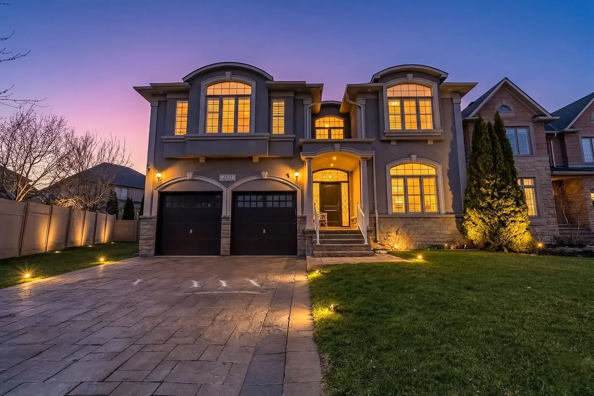 2522 Lyndhurst DR, Oakville, ON L6H 7W3